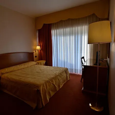 Hotel Sirena E Ricevimenti 3*